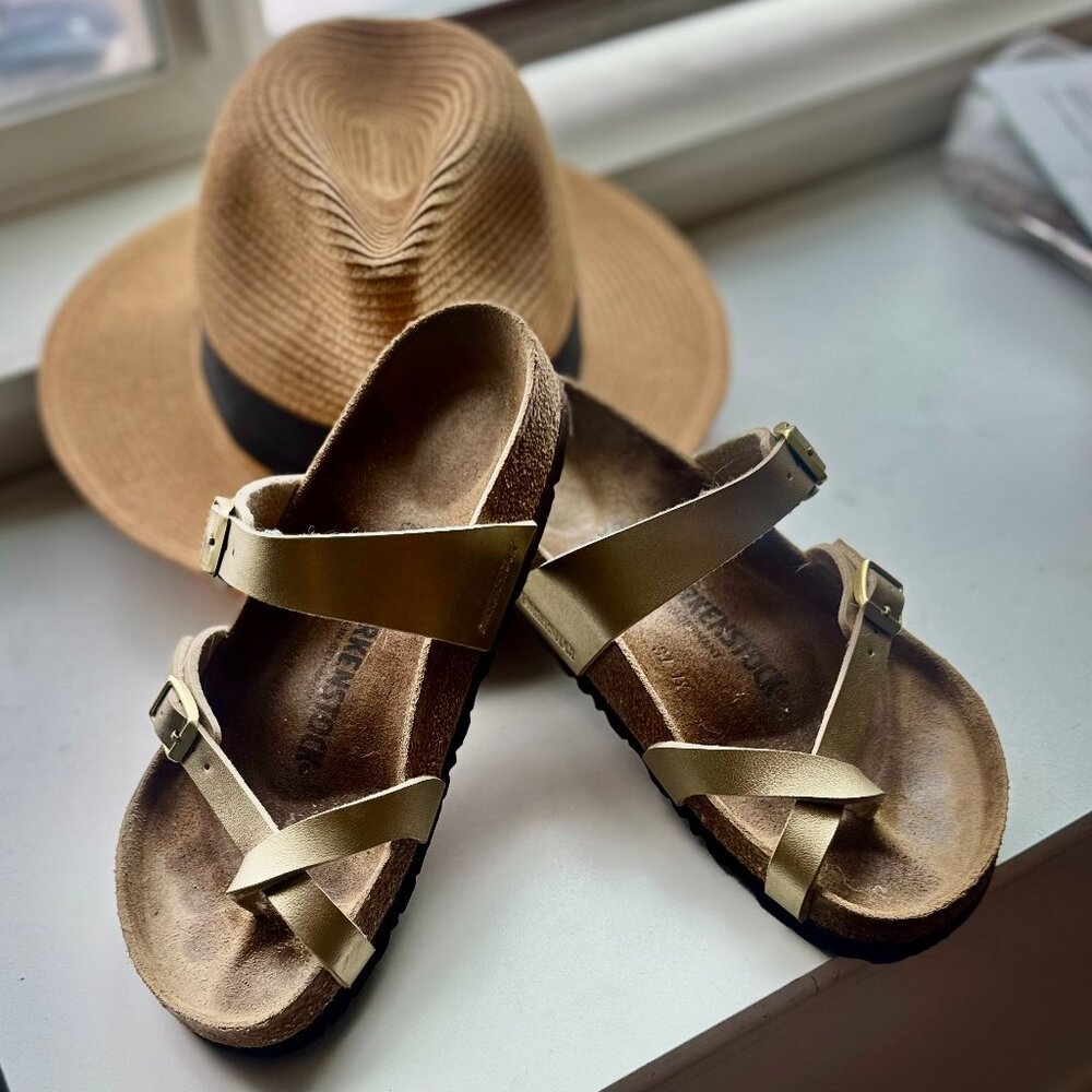 🐘 SOLD Birkenstock Mayari Gold Metallic Sandals 37 7 🐘